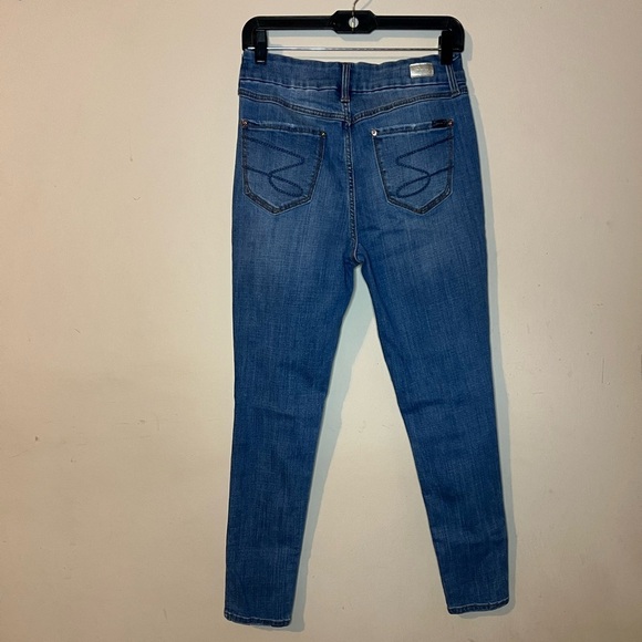 ⭐️Seven7 Skinny Distressed Jeans - Picture 3 of 6